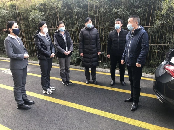 三箭物業(yè)人在一線，防疫工作進行時2.jpg